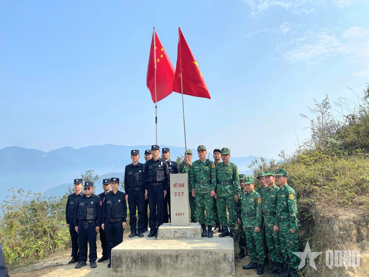 Tuần tra liên hợp chấp pháp trên biên giới